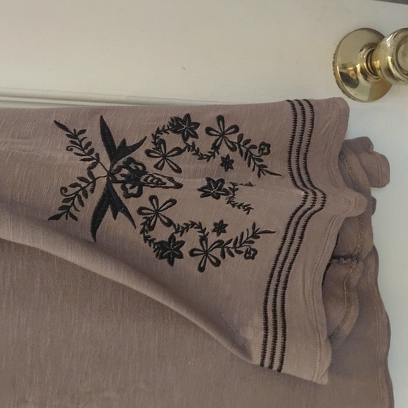 Top - Picture 2 of 4